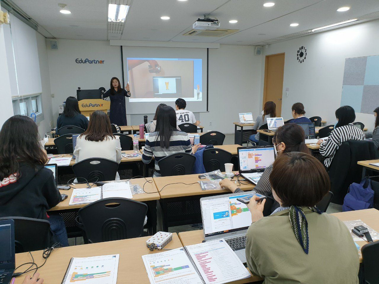 렌쥴리&웅진 에듀파트너 전략적 제휴 체결 