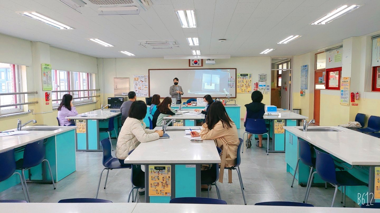 렌쥴리 인공지능 코딩 미래형 교실구축 컨설팅 