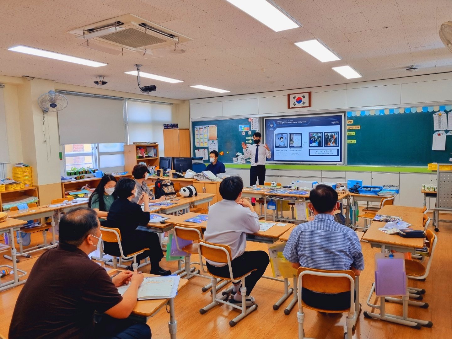 전남교육청 소속 석현초등학교(정원 1,046명) 렌쥴리 AI교실(교장,교감,담당교사 교...