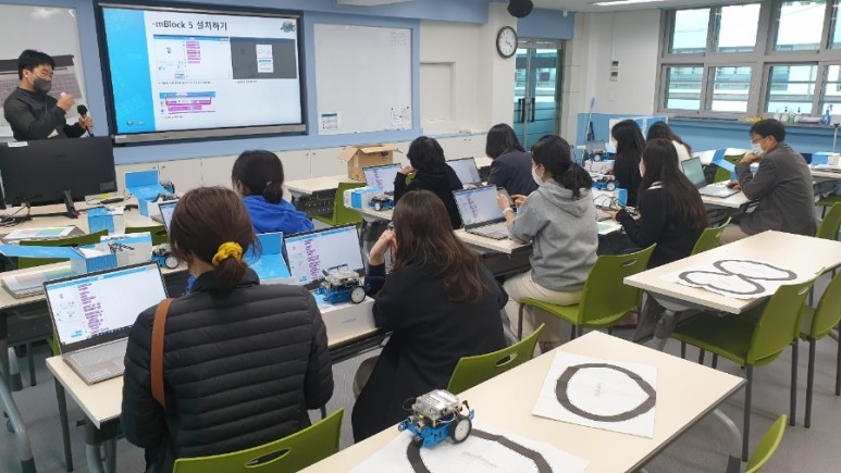 렌쥴리에듀테인먼트 서울 교육청 신나는AI교실 시범학교 서울 신도림초등학교 교사 교...