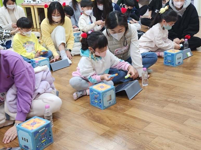 렌쥴리에듀테인먼트 인공지능 코딩 유치부 학부모 참여수업 키즈월드유치원
