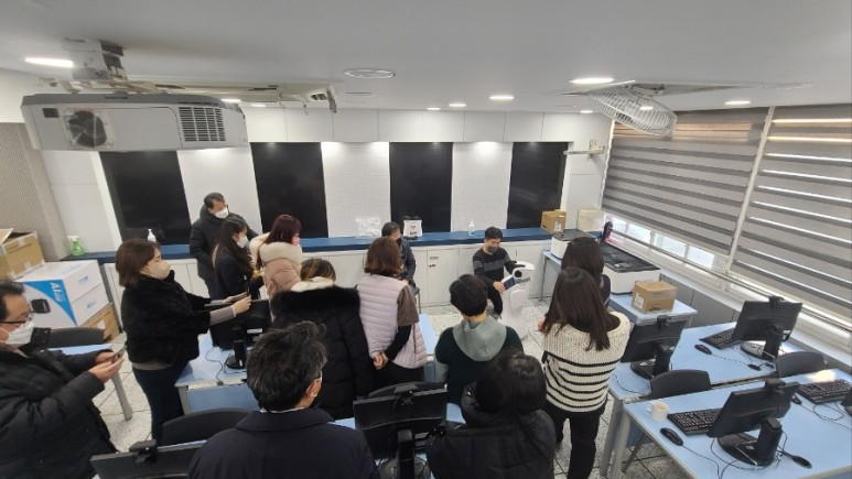렌쥴리에듀테인먼트 인공지능로봇  AI슈타인 창천중학교 교사교육