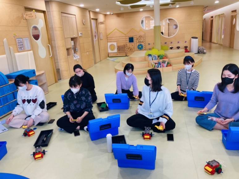 렌쥴리에듀테인먼트 유치부 인공지능 코딩 창의융합체험관 오뚜기 그룹 직장어린이집 교...