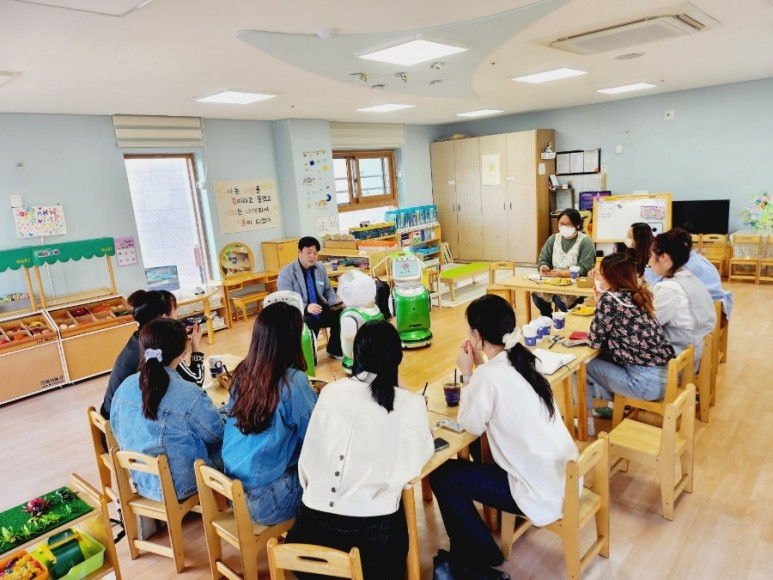 렌쥴리에듀테인먼트 AI교실 유치부 인공지능로봇 AI슈타인 키즈 시립 어린이집 교사 ...