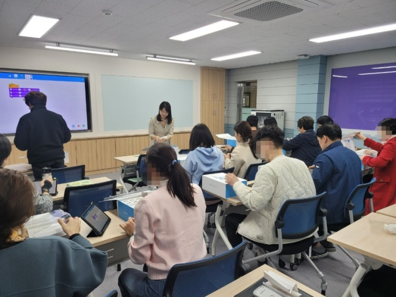 렌쥴리에듀테인먼트 인공지능 코딩 & 광주 광역시 교육청 어등초등학교 교원직무연수...