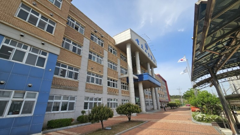렌쥴리에듀테인먼트 전남교육청 AI교실 구축 삼호고등학교 레이저 박스 설치 및 교육