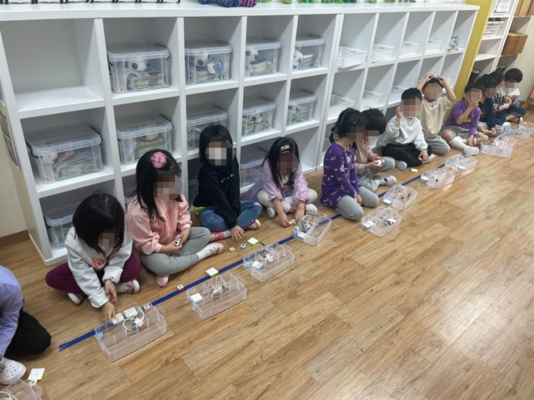 렌쥴리에듀테인먼트 유치부 인공지능 코딩 캠프 & 새나유치원의 5세반 씽크링크 코딩...