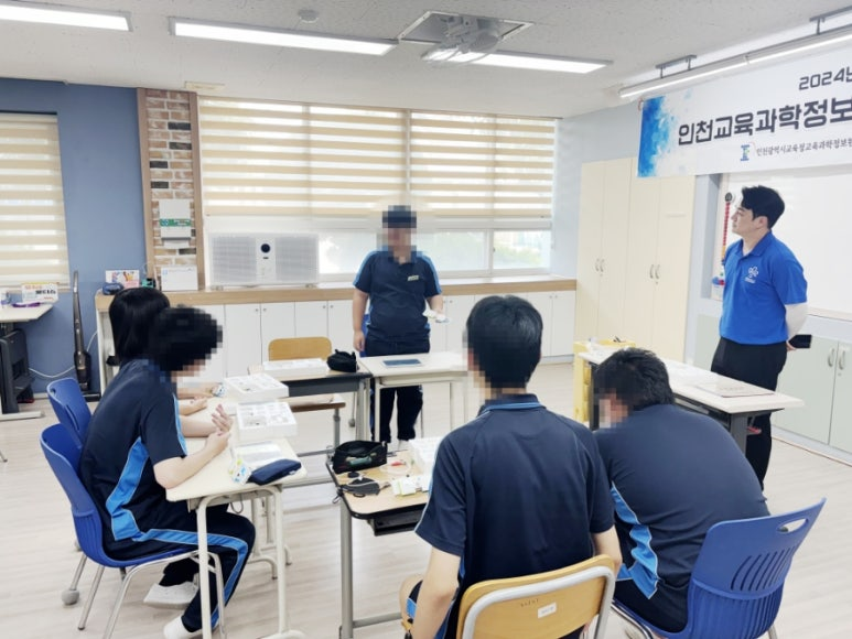 렌쥴리에듀테인먼트 인공지능 코딩 & 인천 교육청 교육과학정보원 결대로찾아가는 코딩교실 인...