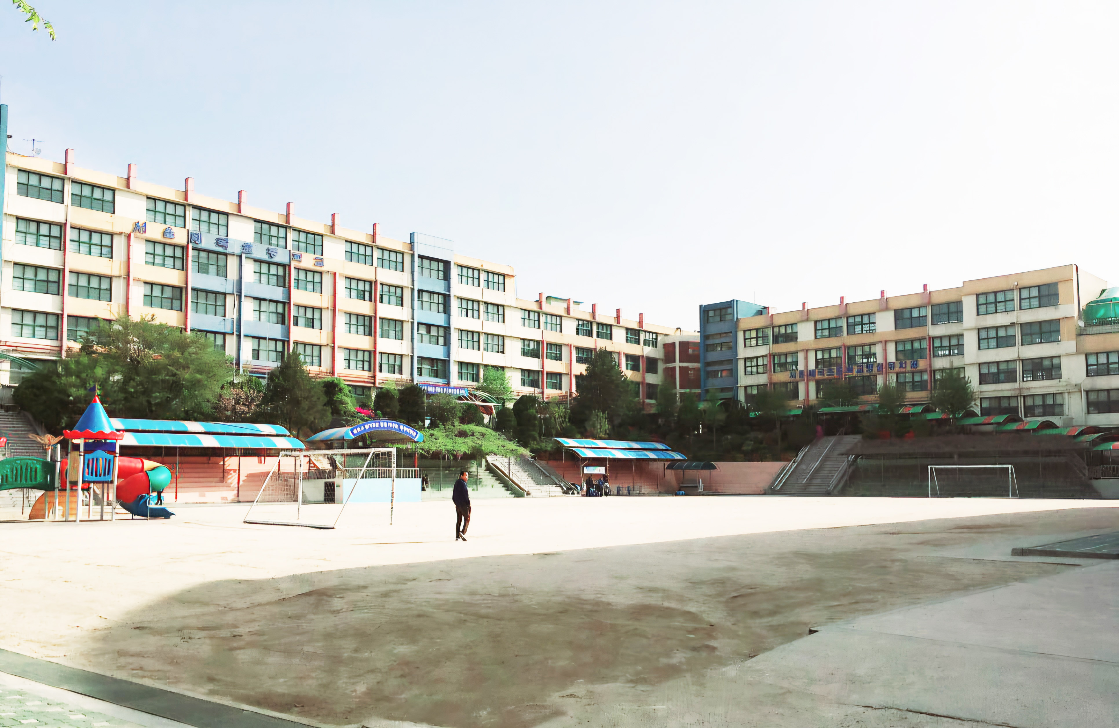 서울 S초등학교의 학생 맞춤형 찾아가는 SW 교육