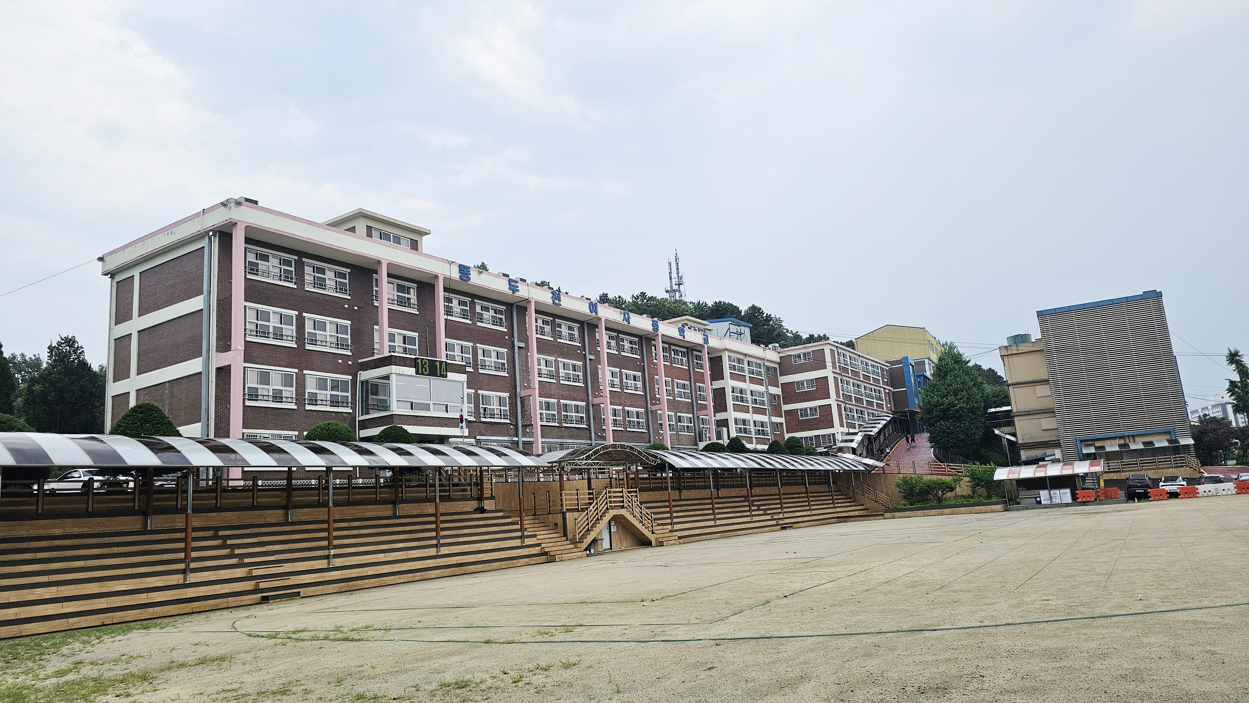 동두천 D여자중학교 로봇공학 동아리 수업
